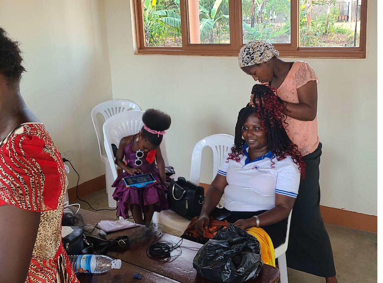 Hairdressing training session